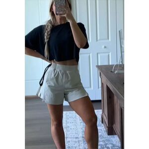 Lululemon Stretch Woven Relaxed-Fit High-Rise Short 4"